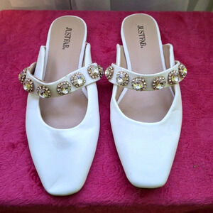 White  open back mule, jeweled strap, size 7.5 us, excellent used condition